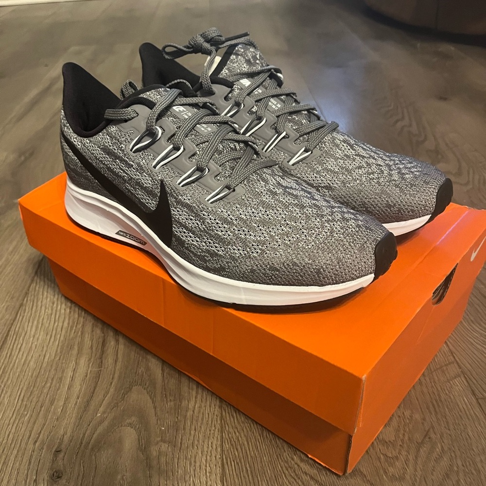 Women’s Nike Air Zoom Pegasus 36 - Size 8.5W